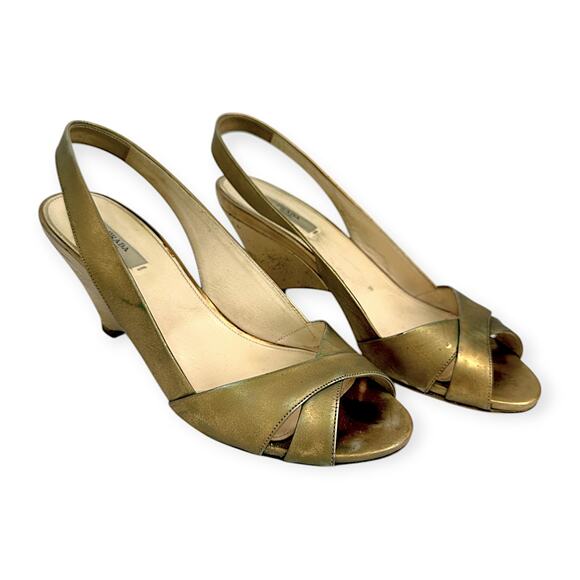 PRADA | US 8.5 / IT 38.5 | Metallic Gold Leather Peep-Toe Slingback Pumps - Picture 5 of 10
